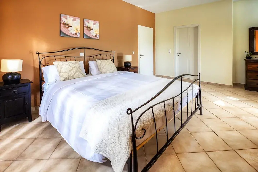 Spacious Villa with Private Pool & Outside Bar near Sea in Sisi
