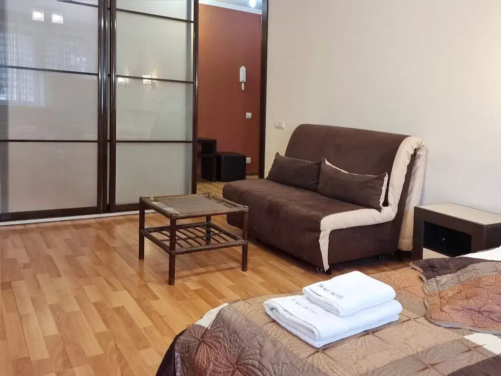 Апартаменты Home-Hotel, ул. Хорива, 50