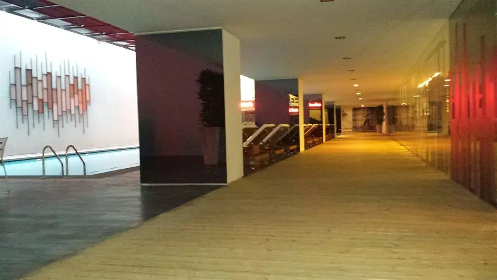 A Suites Airport