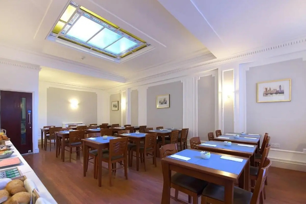 Astor Court Hotel