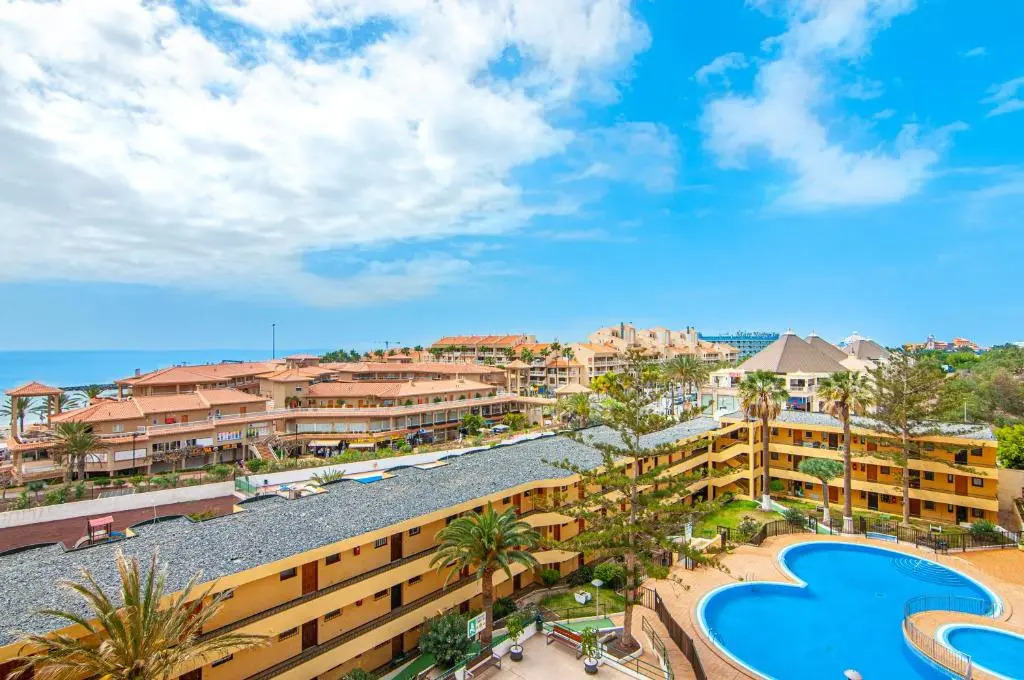 Torres del Sol Beach Front Apartment PH06