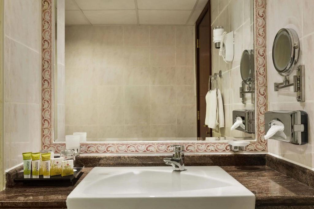 Отель Ramada By Wyndham Beach Ajman