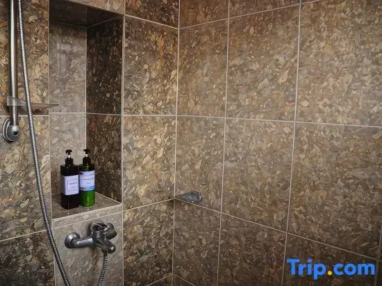 GRAYHAUS 32 -  Spacious 5BR House @ Bandar Utama, near 1 Utama Shopping Centre - Stay Only NO EVENTS