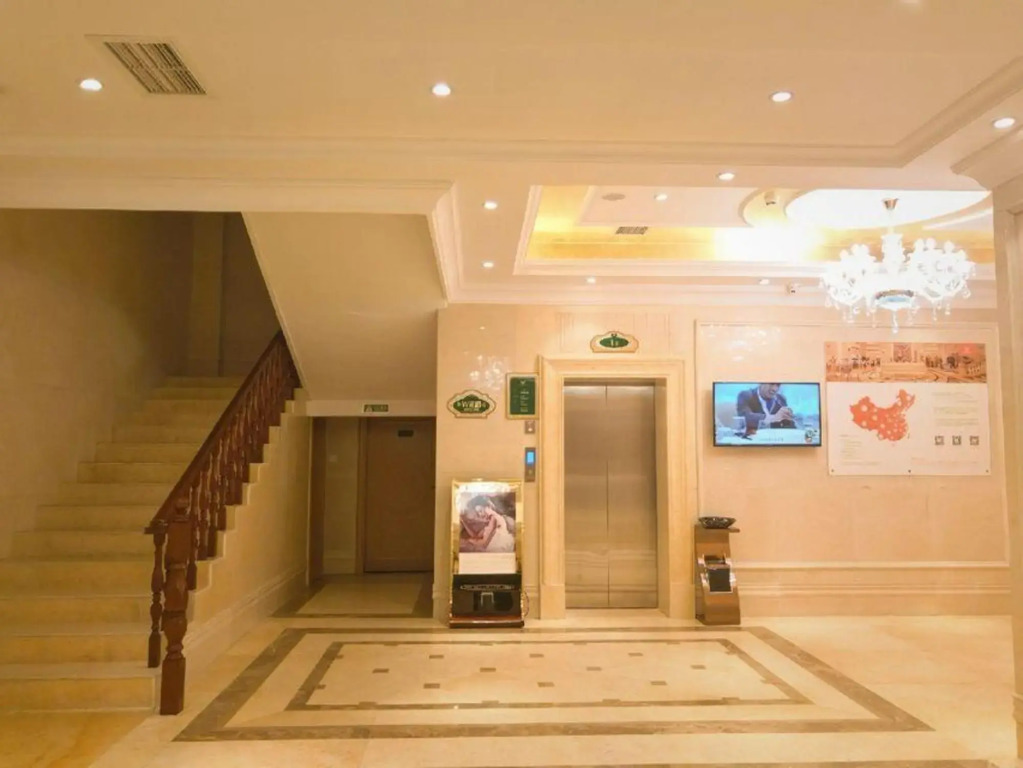 Vienna Hotel (Lhasa Potala Palace West Beijing Road)