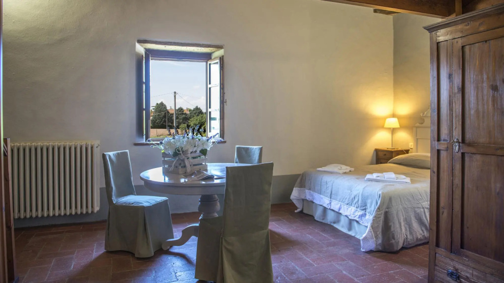 Le Caselle 26, Emma Villas