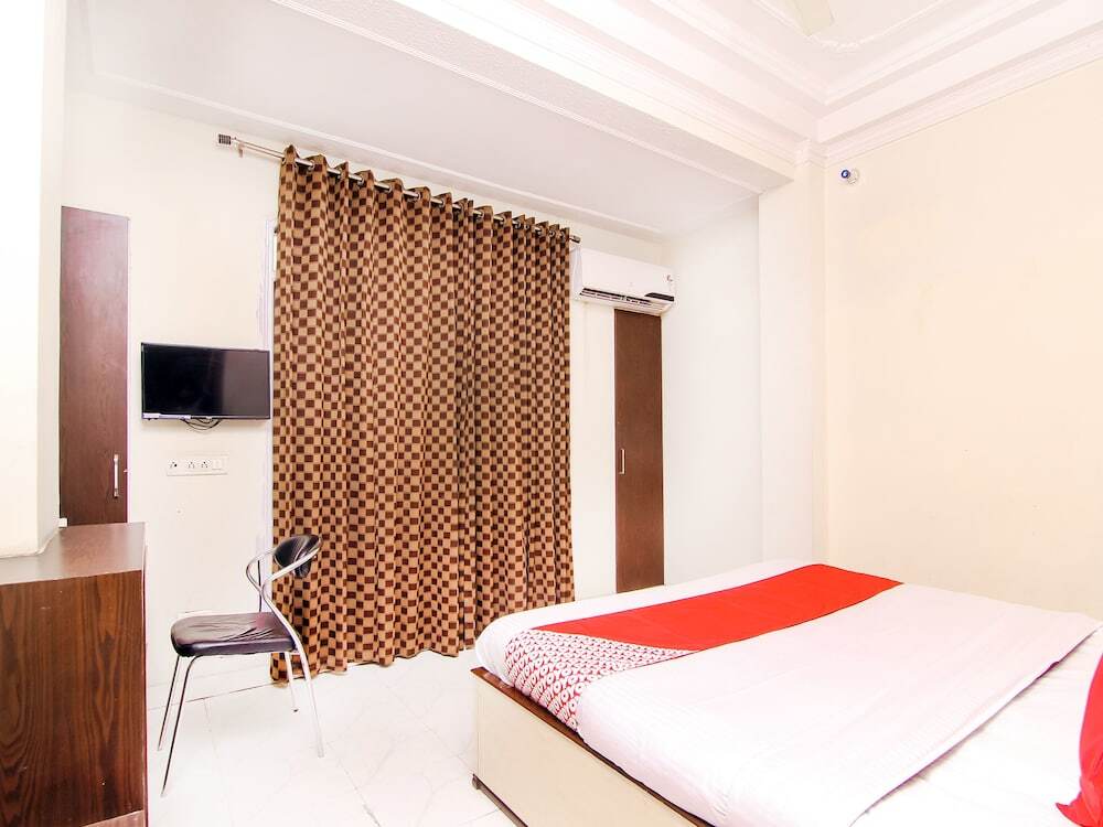 OYO 14345 Hotel Panchsheel