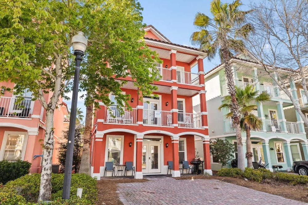 6BR Beach Home 5-min Walk to Ocean Resort Pool
