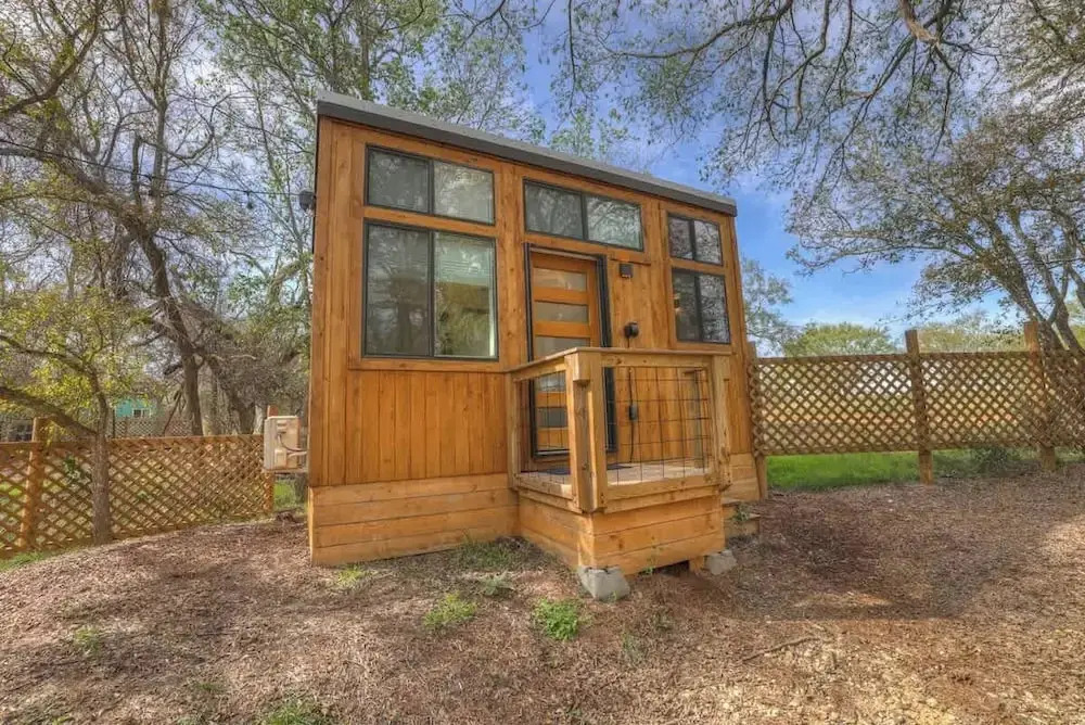 Selena-romantic Tiny Home-firepit