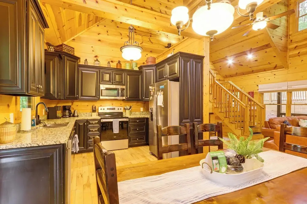 Lakeside Cabin: Game Room, Dock, Orchard, Wineries