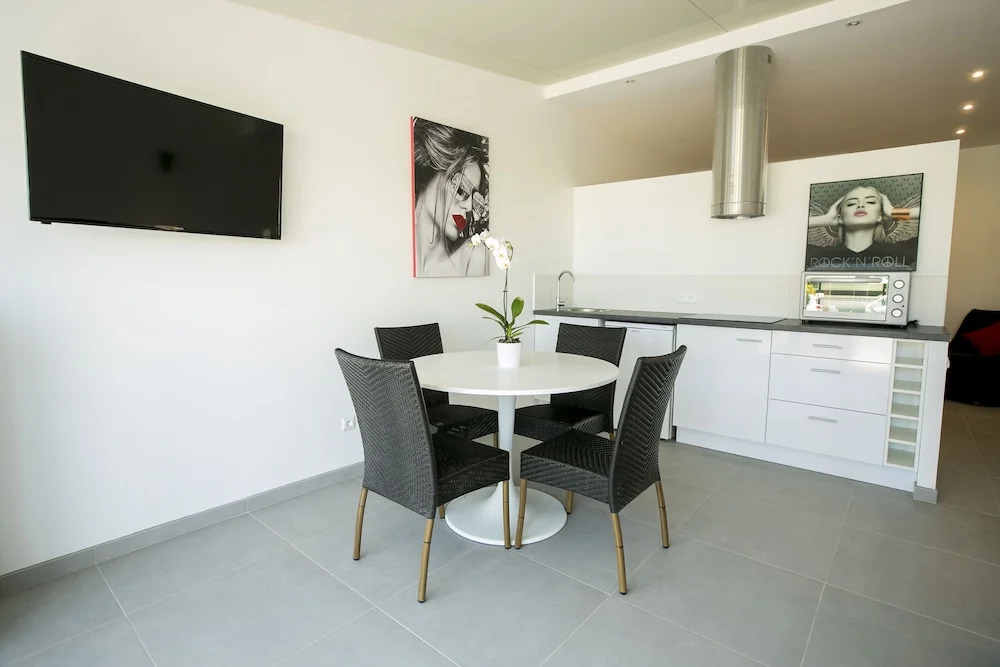 Le Grand Large Bord de Mer Hotel & Appartements