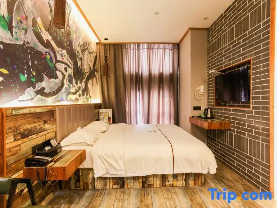 Quanwan Impression Theme Hotel