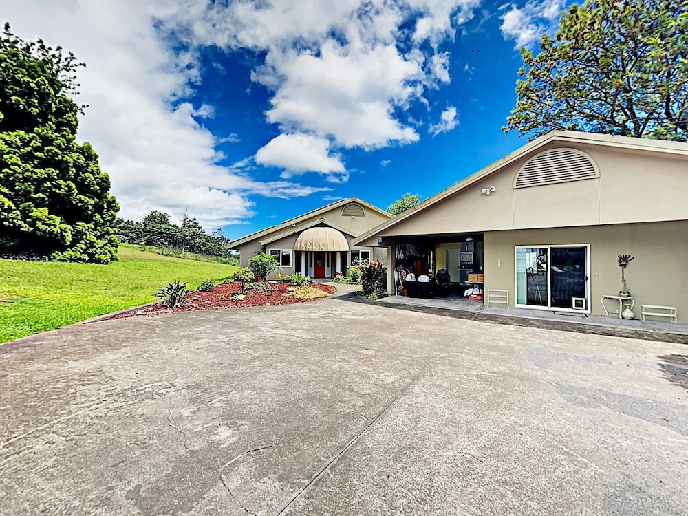 New Listing! 2-Acre W/ Pool, Ocean Views 4 Bedroom Home