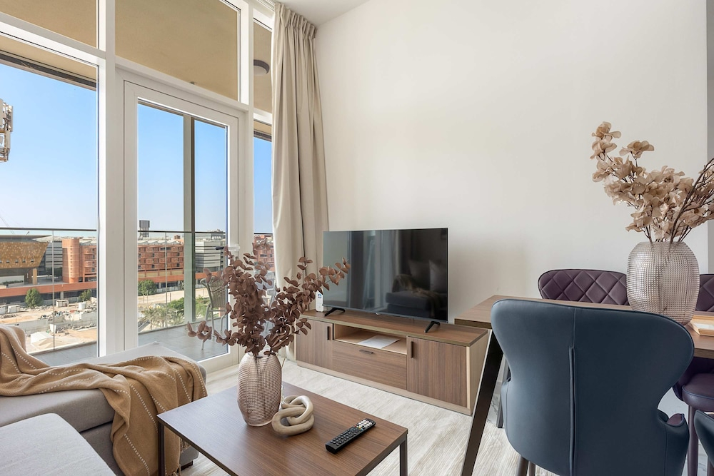 Silkhaus Deluxe 1BR in Masdar City at Oasis