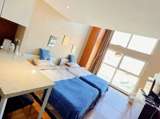 XueZhongYu Loft International Apartment