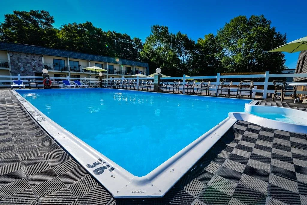 The June Motel, Sauble Beach