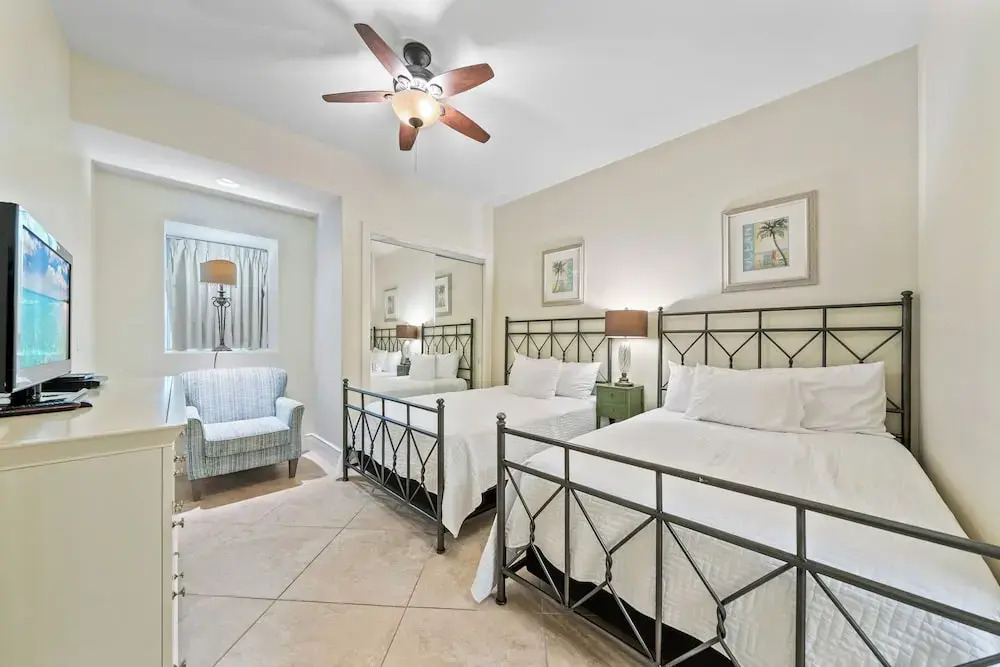 Turquoise Place 405C