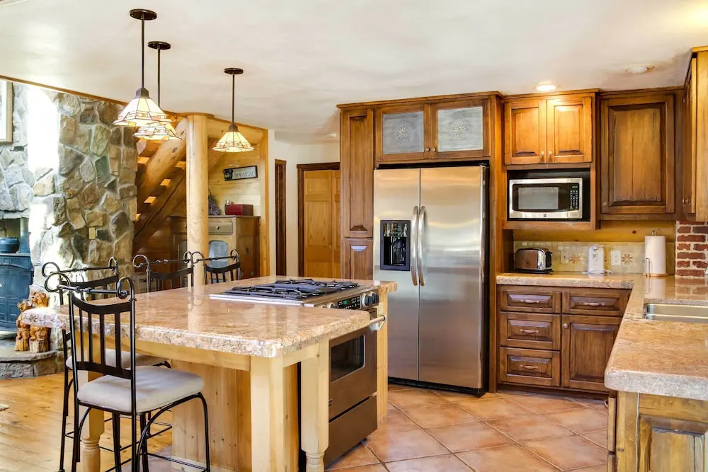'lacy's Log Cabin' Alto Home w/ Mountain Views!