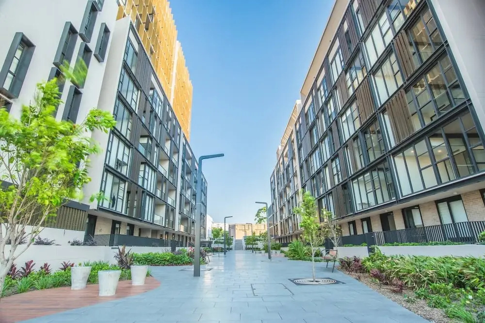 Bright & Modern! 2bed 2bath APT With Parking