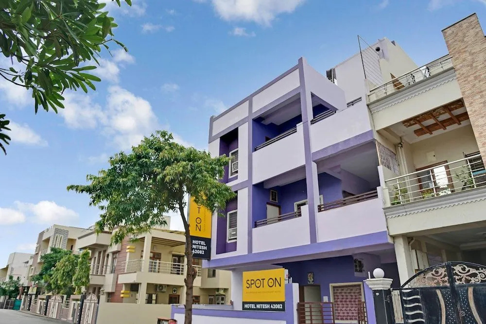 SPOT ON 42082 Hotel Nitesh