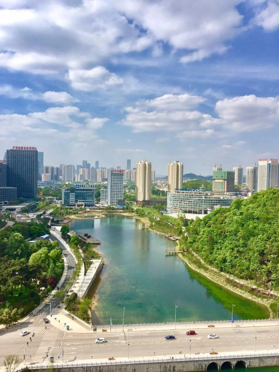 IU Hotel Guiyang North Station Century City Convention and Exhibition Center