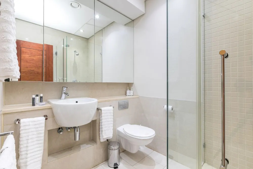 Raphael Suites