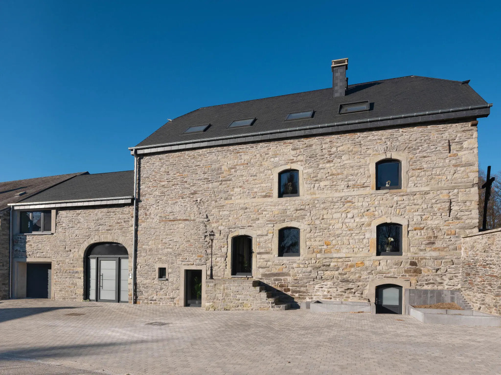 Vintage Holiday Home in Tavigny with Bar