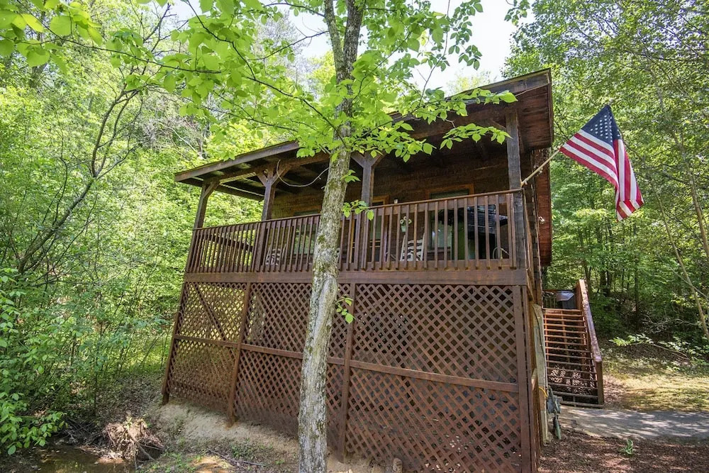 Jalyns Treehouse by Eagles Ridge Resort