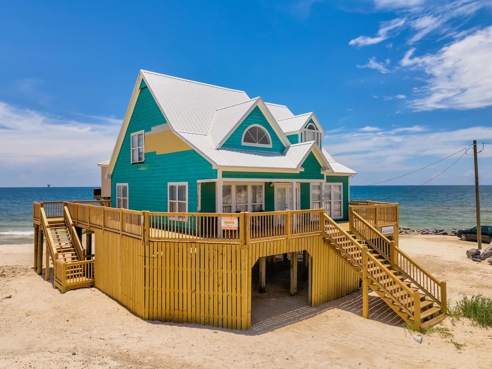 The Boat House - 106 Westward Ho 4 Bedroom Home by RedAwning