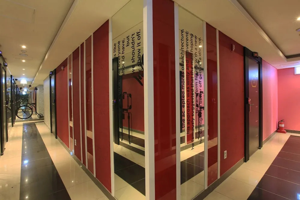 Max Hotel