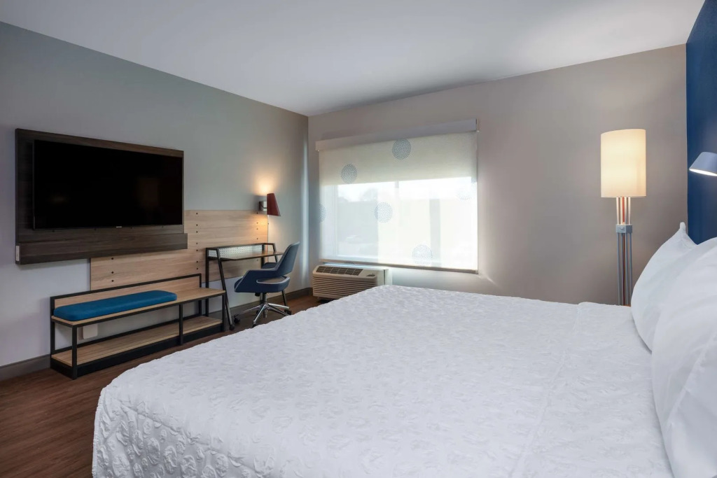 Tru by Hilton Naperville Chicago
