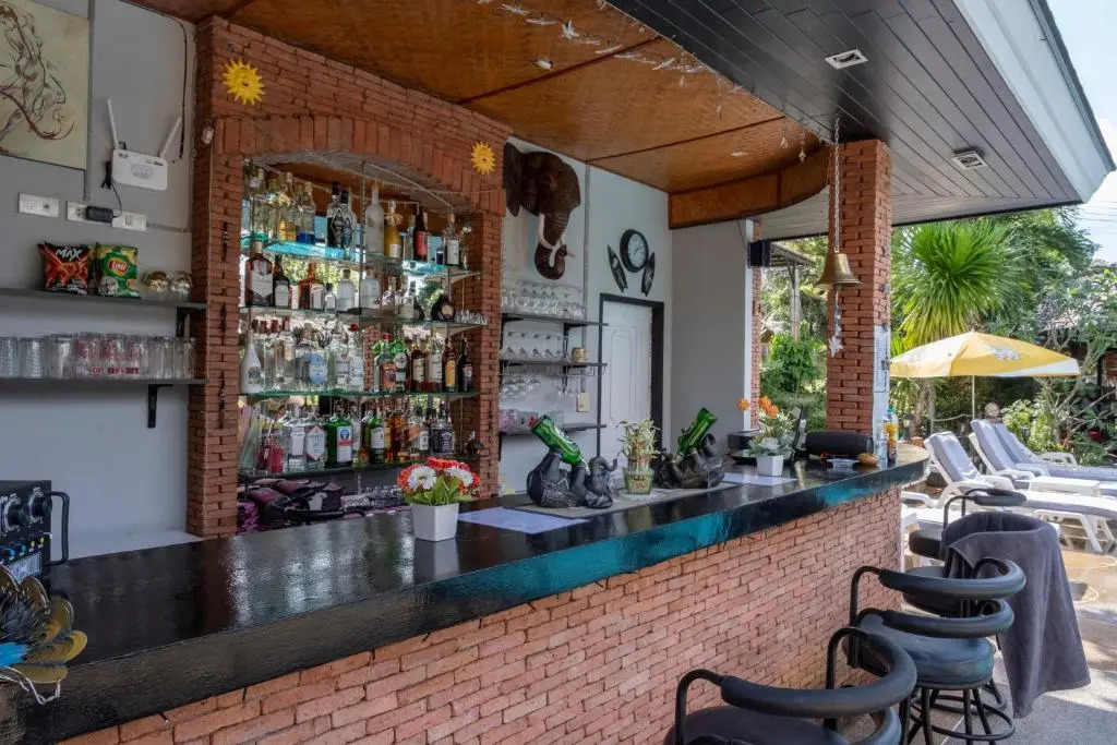 Harmony Naturist Resort Rawai Phuket 18yr minimum age only nudist nake d FKK