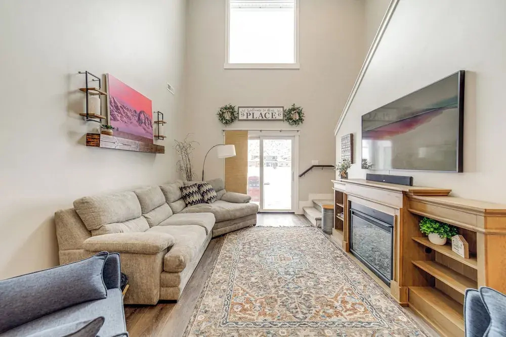 Hike, Fish & Ski! Bright Swan Valley Townhome