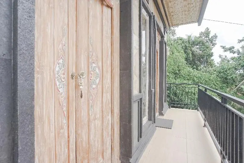 Giri Krisna Guest House