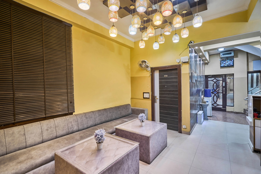 Itsy Hotels Golden Vista Near Noida City Centre