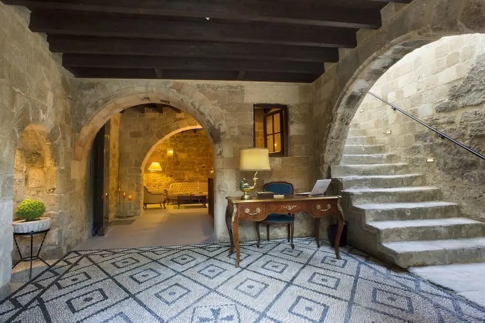 Mystic Hotel