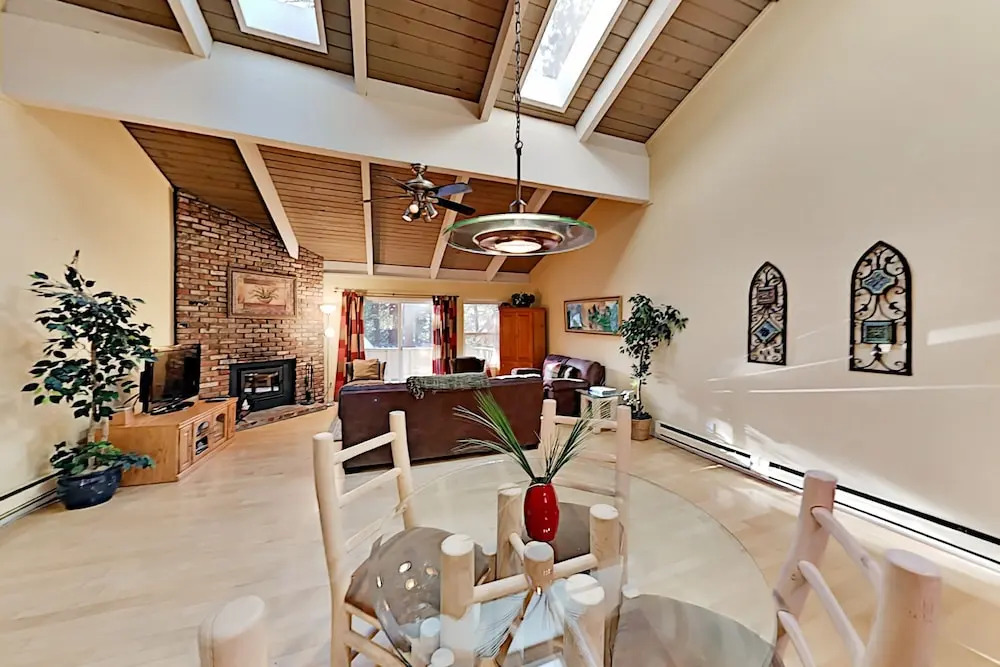 Forest Vista - 2 Minutes To Diamond Peak 3 Bedroom Condo