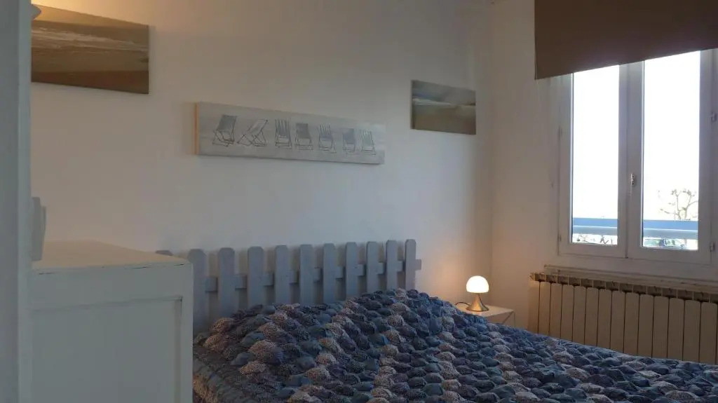 Violette avec parking privé sécurisé