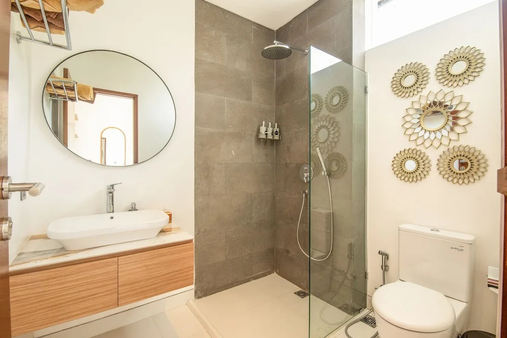 Opulent 6 BR in Canggu, 300m to Café Del mar