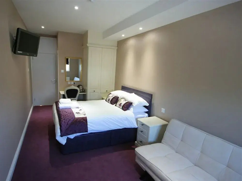 Highclere Hotel