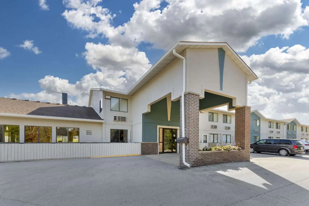 Super 8 Motel - Indianola/Des Moines Area