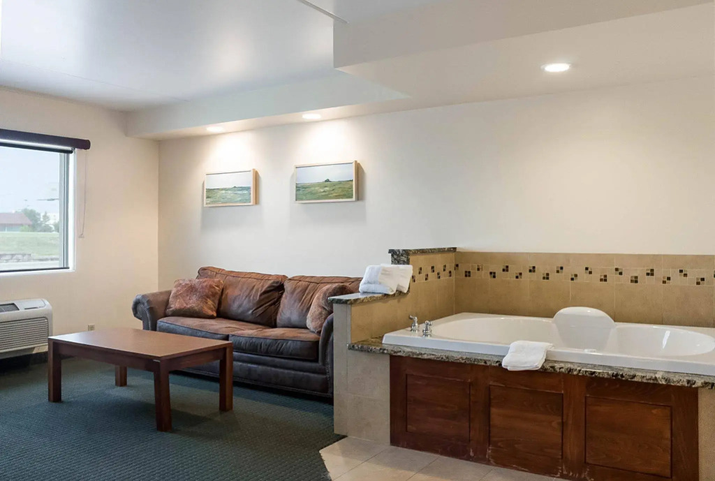Baymont by Wyndham Jamestown Conference Center & Water Park