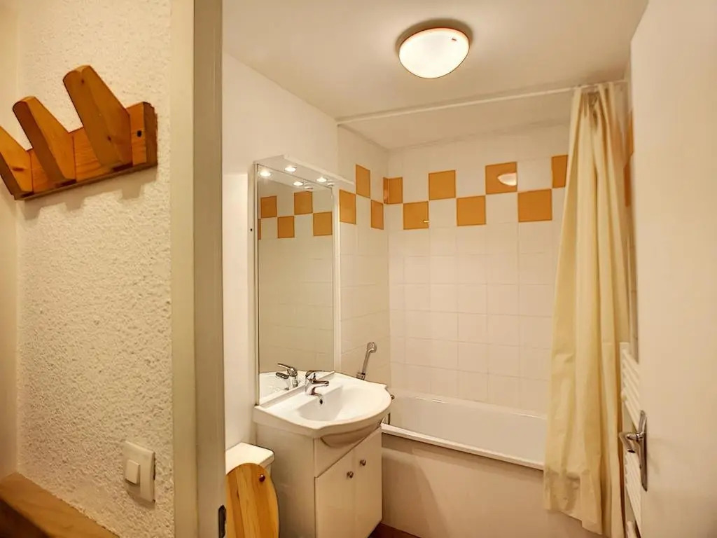 Appartement Les Menuires, 1 pièce, 2 personnes - FR-1-178-180