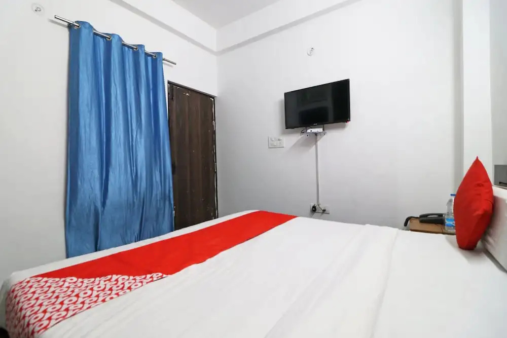 OYO 49486 Star Rooms
