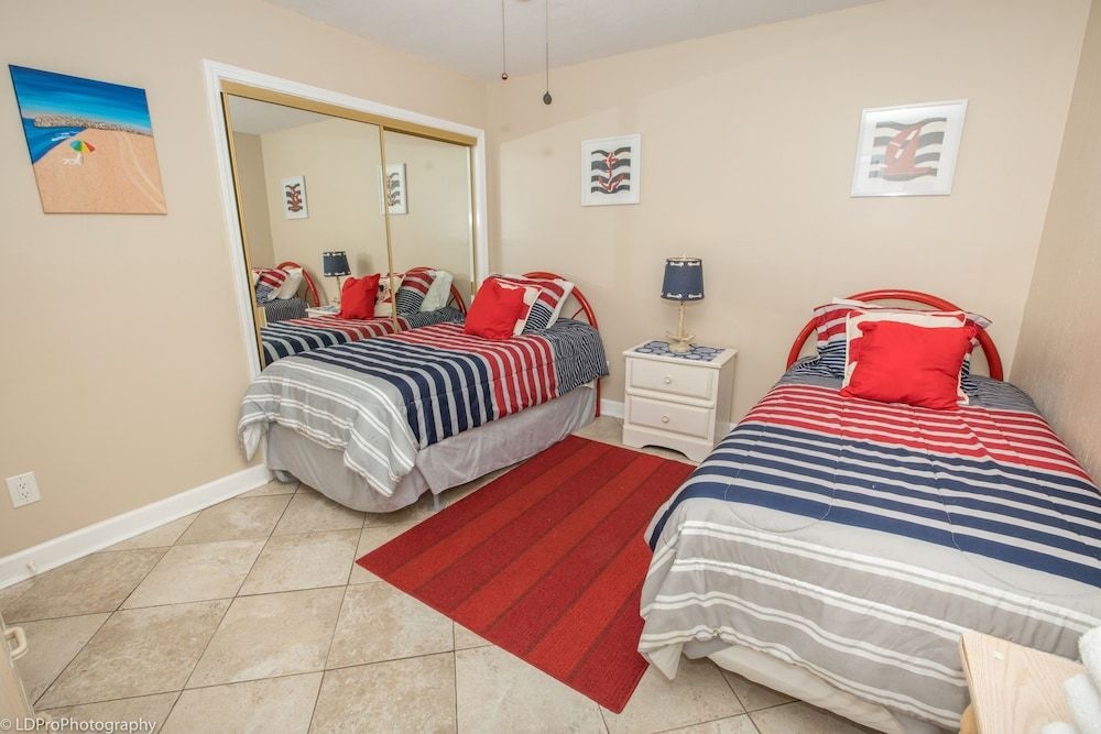Holiday Surf & Racquet 614 2 Bedroom Condo by RedAwning