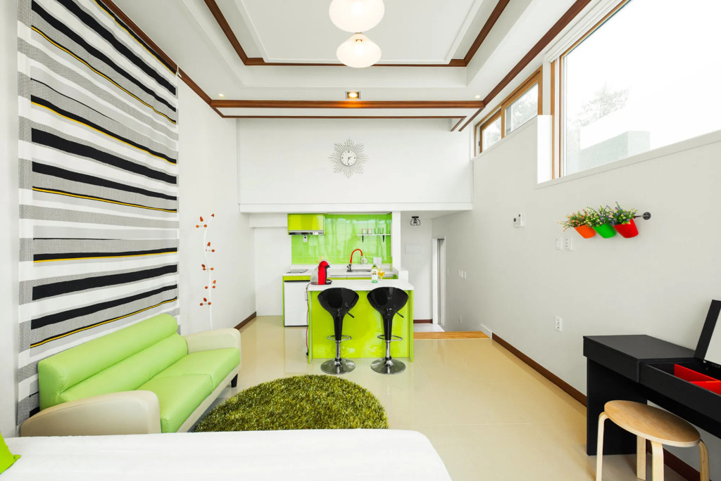 Sea & Pine Pension