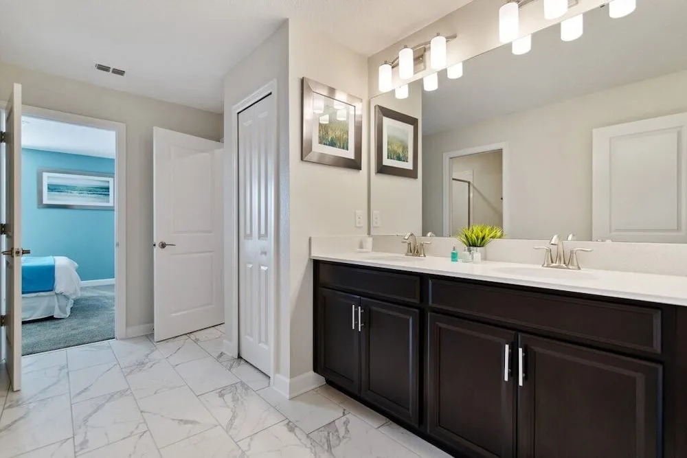 Champions Gate 8830 - Eight Bedroom Pool Home