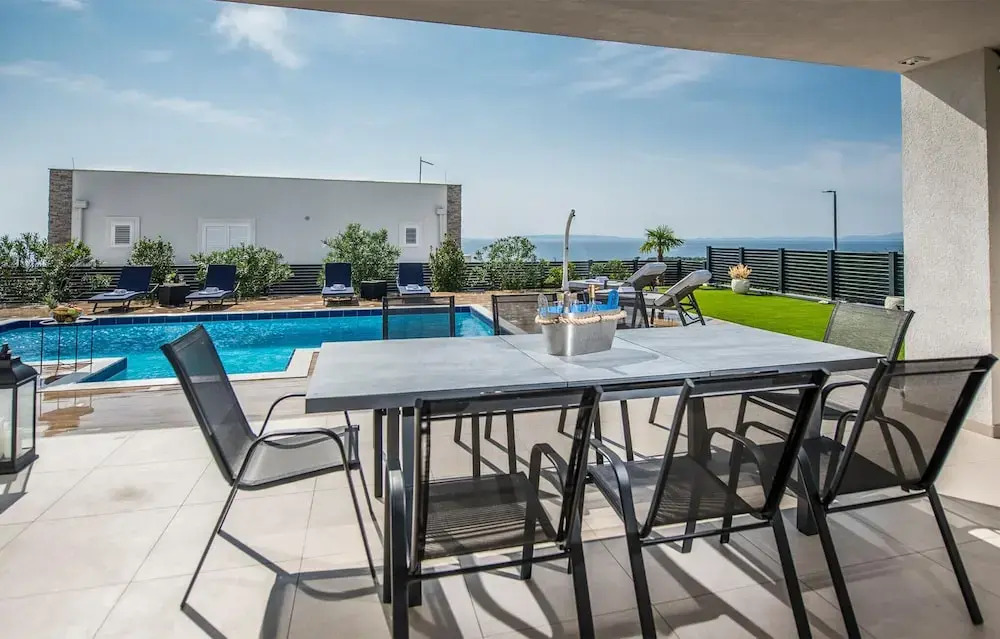 Awesome Home in Novalja With Wifi, 4 Bedrooms and Outdoor Swimming Pool