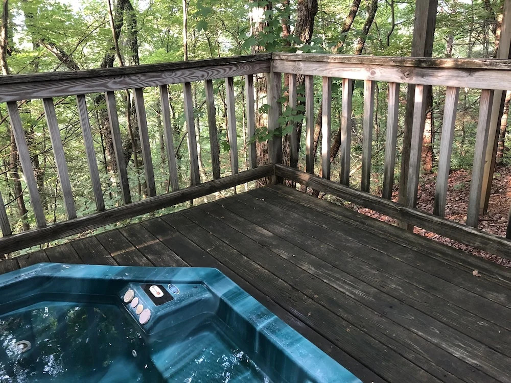 Gatlinburg Mountain Magic Hot Tub Cabins