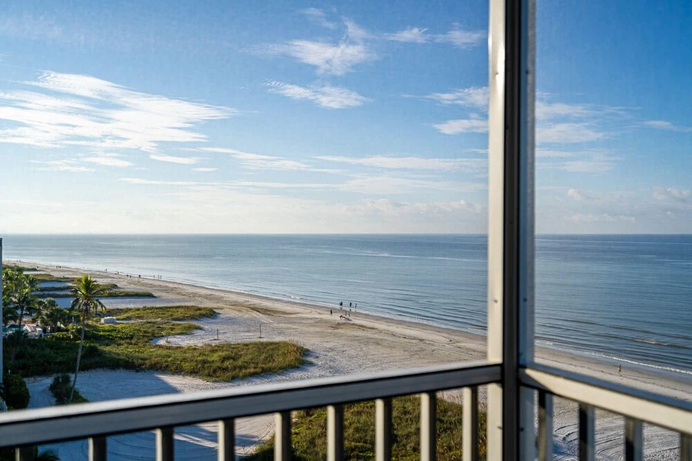 Welcome to Beach Villa's # 606 Vacation Rental - 250 Estero Blvd condo