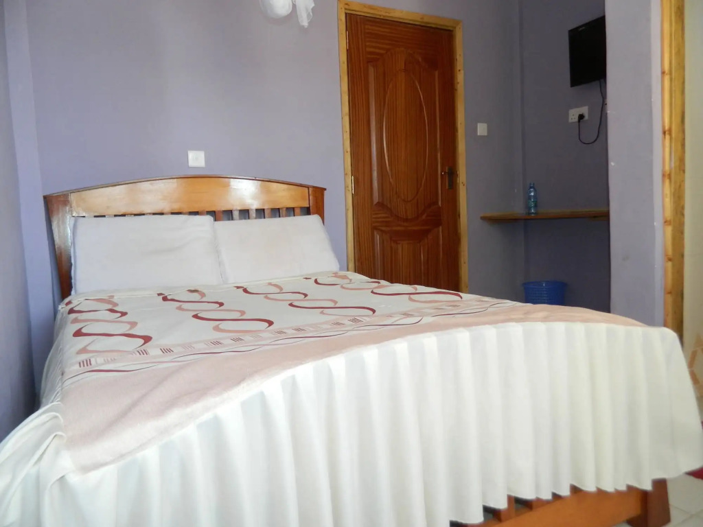 Batian Guest Hotel